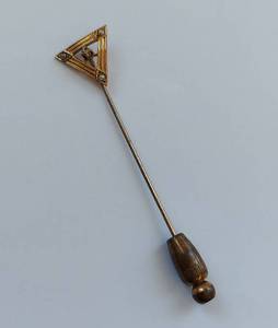 lot 36 image: 10K Gold Diamond & Seed Pearl Triangular Stick Pin Jewelry Accessory
