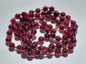 lot 127 image: Garnet Bead Necklace with 14K Gold Clasp - Elegant