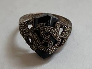 lot 156 image: Vintage Sterling Silver Ring, Onyx & Marcasite