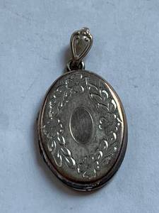 lot 161 image: Vintage Sterling Silver Floral Locket Pendant