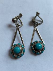 lot 162 image: Vintage Sterling Silver Turquoise Earrings Screw-back - Backs Are Alpaca