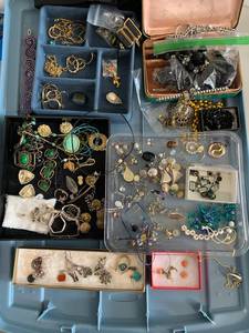 lot 177 image: Jewelry Crafting Lot Costume, Some Gold & Sterling Silver Findings