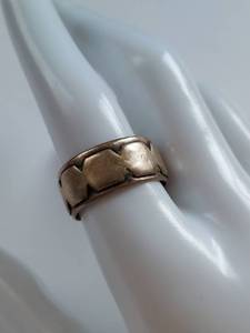 lot 188 image: Vintage Sterling Silver Ring Classic Design