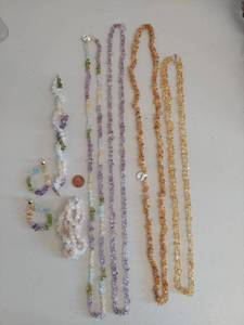 lot 212 image: Gemstone Chip Necklaces & Bracelets Set