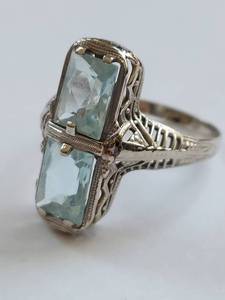 lot 52 image: Stunning Art Deco 14k White Gold Ring with Aquamarine Stones