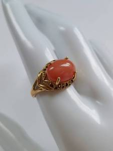 lot 56 image: Vintage 10K Gold Ring with Coral Cabochon