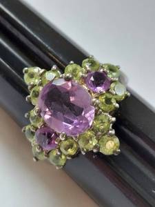 lot 101 image: Sterling Silver Amethyst Peridot Cluster Ring