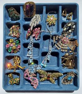lot 133 image: Vintage Rhinestone Jewelry Collection - Signed, Marks include Gold Filled