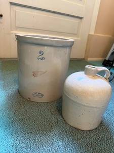 lot 44 image: Set of Vintage Red Wing Pottery Stoneware Crock and Jug