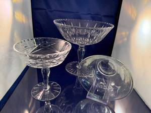 lot 65 image: Crystal Stemmed Serving Coupes and Small Bowl