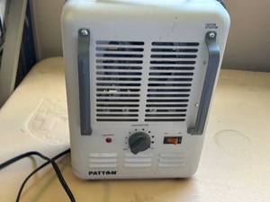 lot 105 image: Used Patton Electric Fan Heater with Adjustable Thermostat