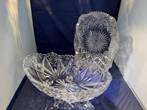 lot 124 image: Vintage Cut Glass Bowl and Platter Set with Intricate Design