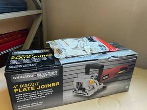 lot 173 image: Chicago Electric 4 Biscuit Plate Joiner with Woodjoining Kit