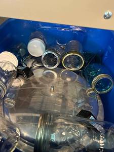 lot 174 image: Mirro Pressure Cooker Canner & Set of 12 Mason Jars
