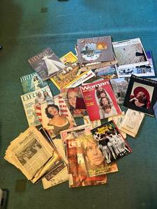 lot 185 image: Lot of Vintage Magazines and Calendars Collection