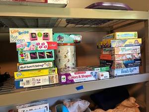 lot 186 image: Collection of Educational and Puzzle Games