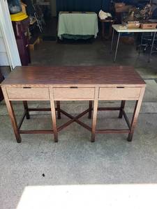 lot 18 image: Used Wooden Console Table with Three Drawers