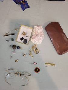lot 137 image: Collection of Vintage Costume Jewelry, Pins, and Eyeglasses