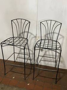 lot 10E image: Pair of Vintage Metal Bar Stools - IndoorOutdoor Use