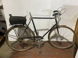 lot 32E image: Vintage Dunelt Bicycle with Rear Carrier Bag Classic Retro Ride - Missing Seat