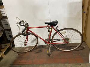 lot 33E image: Vintage Raleigh Pursuit Road Bike Retro Red