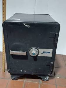 lot 60E image: Sentry Safe Heavy Duty Locked Security Vault Safe