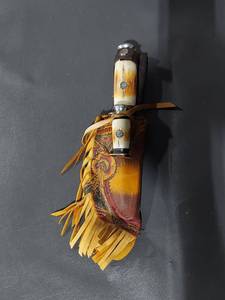 lot 68E image: Handmade 440 Stainless Steel Knife Set with Bone Style Handles & Leather Sheath