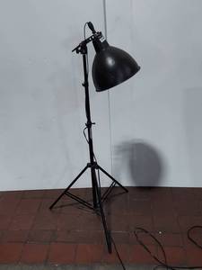 lot 70E image: Promaster SystemPro Studio Light Complete Set with LS-1 Stand
