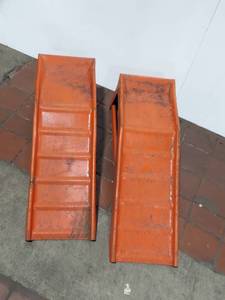 lot 71E image: Pair of Bright Orange Heavy-Duty Car Ramps for Garage