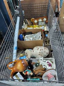 lot 98E image: Take What You Want Mix of Lamps, Decor, Collectible