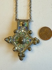 lot 16J image: Vintage Enameled Metal Cross Pendant Necklace with Chain