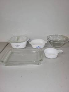 lot 86 image: Collection of Vintage CorningWare and Glass Bakeware