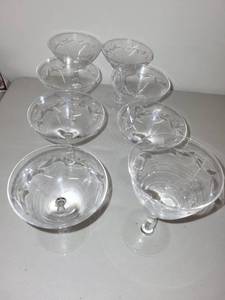 lot 35 image: Set of 8 Vintage Etched Glass Champagne and Wine Coupes