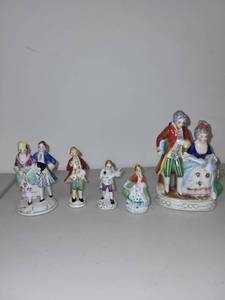 lot 46 image: Set of 5 Occupied Japan Porcelain Figurines