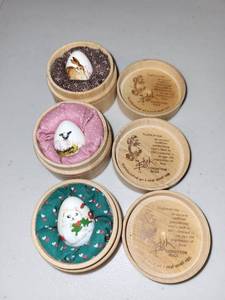 lot 96 image: Set of 3 Edith Collector Porcelain Eggs with Hand-Painted Animal Designs and Wooden Boxes