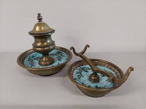 lot 5 image: Antique Brass Inkwell & Pen Holder Set