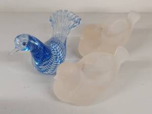 lot 14 image: Italian Glass Bird Figurines Collection incl. Murano
