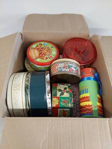 lot 21 image: Assorted Decorative Holiday Tins