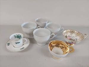 lot 105 image: Assorted Teacup Set White & Ornate Gold-Finish Floral