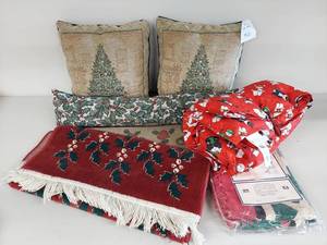 lot 110 image: Christmas Holiday Decor Lot Pillows & Throw