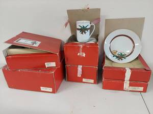 lot 113 image: Georges Briard The Hunt Dinnerware Set