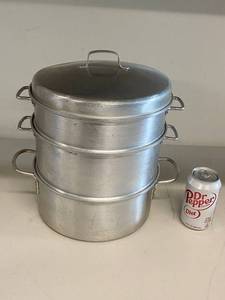 lot 115 image: Vintage Leyse Aluminum Steamer & Pot Set 4-Piece
