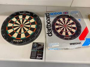 lot 119 image: Nodor Sportcraft Dartboard Set with Accudart Darts