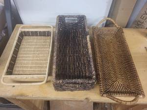 lot 2L image: Set of 3 Decorative Woven Serving Baskets