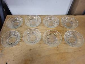 lot 9L image: Set of 8 Glass Bowls with Starburst Pattern