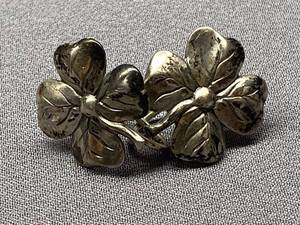 lot 16B image: Vintage Sterling Silver Clover Screw-back Earrings