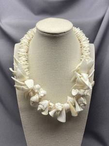 lot 17B image: Vintage White Shell Necklace Natural Beach Jewelry Unique