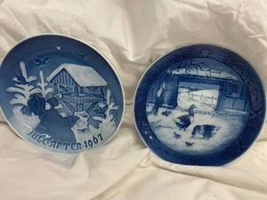lot 24 image: Pair of Vintage Bing & Grndahl Christmas Plates 1960 and 1967