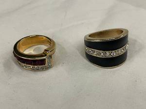lot 98 image: Set of 2 Vintage style Rings with Red and Clear Stones