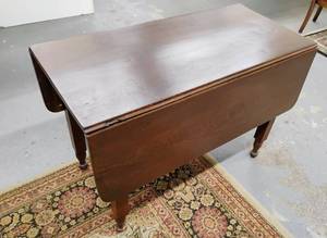 lot 14 image: Drop Leaf Dining Table
